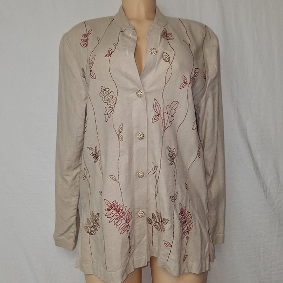 Canon Tops - Cedar Canon Beige Floral Button Down Shirt Floral Size M